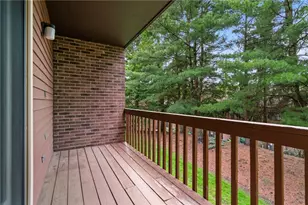 1002 Forest Edge Ct, Pittsburgh, PA 15090 - Photo 3