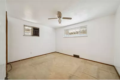 7867 Mark Dr, Pittsburgh, PA 15147 - Photo 21