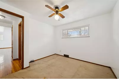 7867 Mark Dr, Pittsburgh, PA 15147 - Photo 17