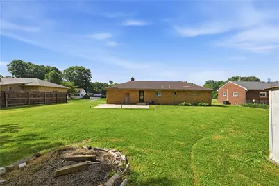 1806 Shady Drive, Farrell, PA 16121 - Photo 3