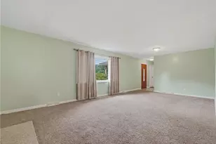 1806 Shady Dr, Farrell, PA 16121 - Photo 13
