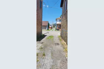 1425 3rd Ave, Beaver Falls, PA 15010 - Photo 5