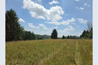 139 Pallack Ln, Lancaster Township, PA 16037 - Photo 1