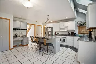 336 Cobblestone Cir, Robinson Twp, PA 15136 - Photo 13