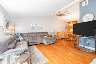 404 Anna Marie Dr, Cranberry Township, PA 16066 - Photo 5