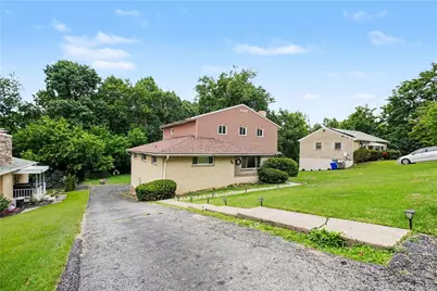 46 Laurel Ridge Rd, Coraopolis, PA 15108 - Photo 5