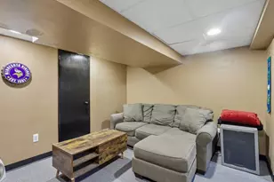 1770 Locust Rd, Pittsburgh, PA 15143 - Photo 21