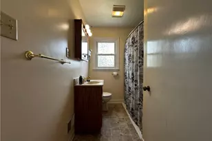 633 Crowder Ave, Sharon, PA 16146 - Photo 11