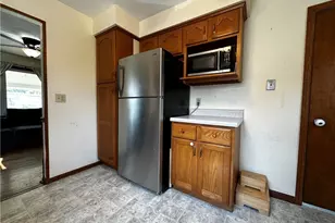 633 Crowder Ave, Sharon, PA 16146 - Photo 11