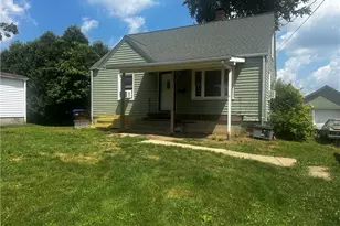 633 Crowder Ave, Sharon, PA 16146 - Photo 3