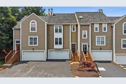 2736 Meadowcrest Ct, Pittsburgh, PA 15090 - Photo 1