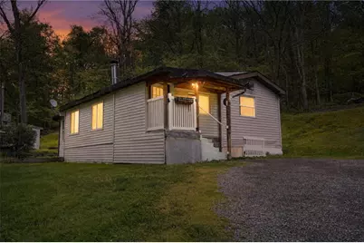 158 Renfrew Rd, Penn Township, PA 16053 - Photo 1