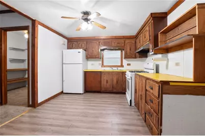158 Renfrew Rd, Penn Township, PA 16053 - Photo 5