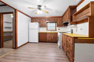 158 Renfrew Rd, Penn Township, PA 16053 - Photo 5