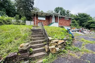 1060 Lawndale, Homewood Brushton, PA 15221 - Photo 5