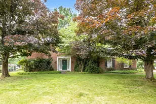 2545 Glenwood Dr, Pittsburgh, PA 15090 - Photo 1