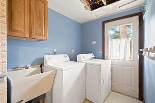 2545 Glenwood Dr, Pittsburgh, PA 15090 - Photo 13