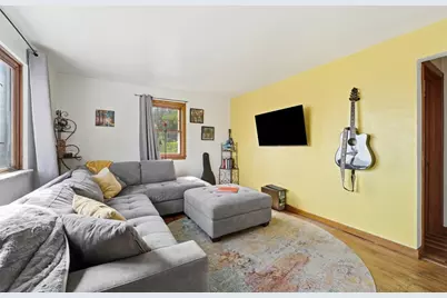 4426 Glencairn St, West Mifflin, PA 15122 - Photo 3