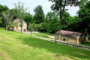 391 Maple Rd, Burgettstown Boro, PA 15021 - Photo 3