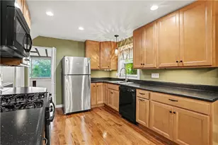 21 Leon Rd, Green Tree, PA 15220 - Photo 7