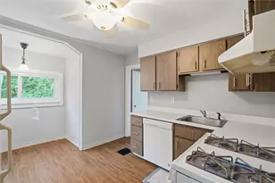 2913 E Bardonner Rd, Hampton, PA 15044 - Photo 9