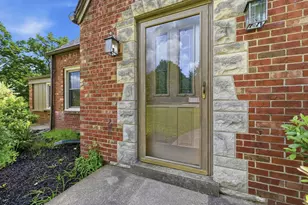 215 Twin Oaks Dr, Pine Township, PA 15090 - Photo 5