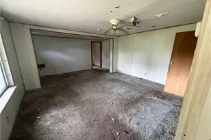 1054 Marelda Ave, Donora, PA 15033 - Photo 3