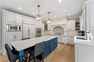 8000 Sherwood Dr, Collier Township, PA 15142 - Photo 11
