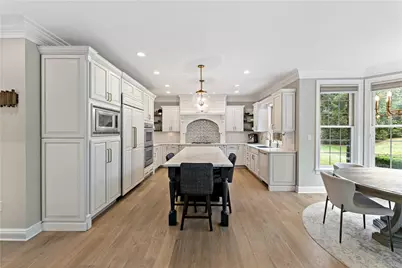 8000 Sherwood Dr, Collier Township, PA 15142 - Photo 9