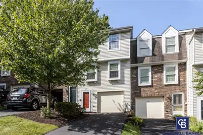 126 Rossmor Ct, Ross Twp, PA 15229 - Photo 1