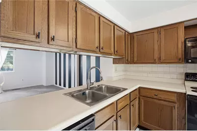 126 Rossmor Ct, Ross Twp, PA 15229 - Photo 5