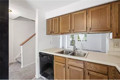 126 Rossmor Ct, Ross Twp, PA 15229 - Photo 9