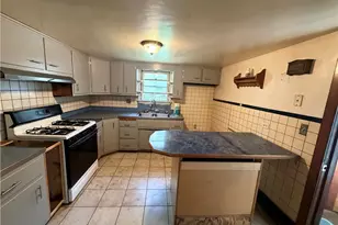 1861 Malerie Ln, Forward Township, PA 15063 - Photo 23