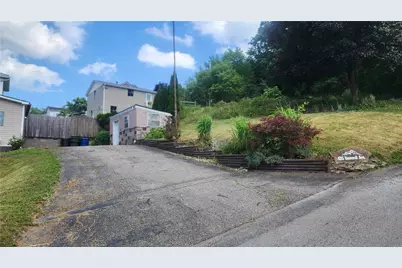 425 Summit Ave, Ellwood City, PA 16117 - Photo 3