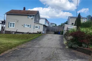 425 Summit Ave, Ellwood City, PA 16117 - Photo 21