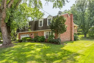 6148 Great Dane Dr, Bethel Park, PA 15102 - Photo 3