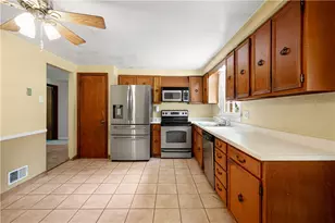 6148 Great Dane Dr, Bethel Park, PA 15102 - Photo 9