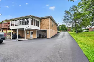 134 Meadowbrook Dr, Bethel Park, PA 15102 - Photo 33