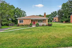 134 Meadowbrook Dr, Bethel Park, PA 15102 - Photo 1