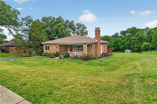 134 Meadowbrook Dr, Bethel Park, PA 15102 - Photo 3