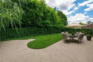 1035 Sanda Dr, Pittsburgh, PA 15227 - Photo 15
