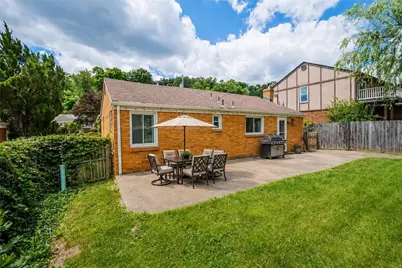 1035 Sanda Dr, Pittsburgh, PA 15227 - Photo 7