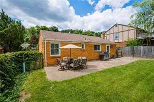 1035 Sanda Dr, Pittsburgh, PA 15227 - Photo 7