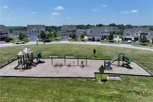 228 Oakmont Dr, Ross Twp, PA 15229 - Photo 45