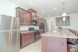 228 Oakmont Dr, Ross Twp, PA 15229 - Photo 3