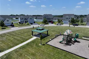 228 Oakmont Dr, Ross Twp, PA 15229 - Photo 47