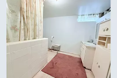 220 W Winter Ave, New Castle, PA 16101 - Photo 15