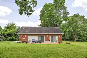 1 Swallow Hill Rd, Carnegie, PA 15106 - Photo 9