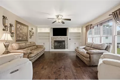 918 Gregory Ct, Cranberry Township, PA 16066 - Photo 5