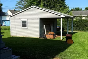 556 Spruce Ave, Sharon, PA 16146 - Photo 3
